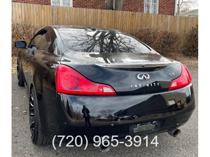 2011 INFINITI G37 Image 3