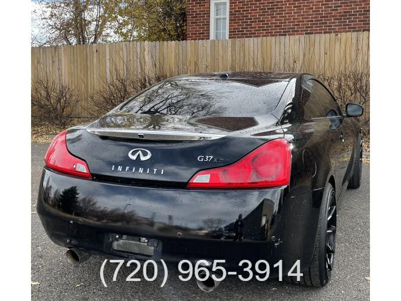 2011 INFINITI G37 Image 6