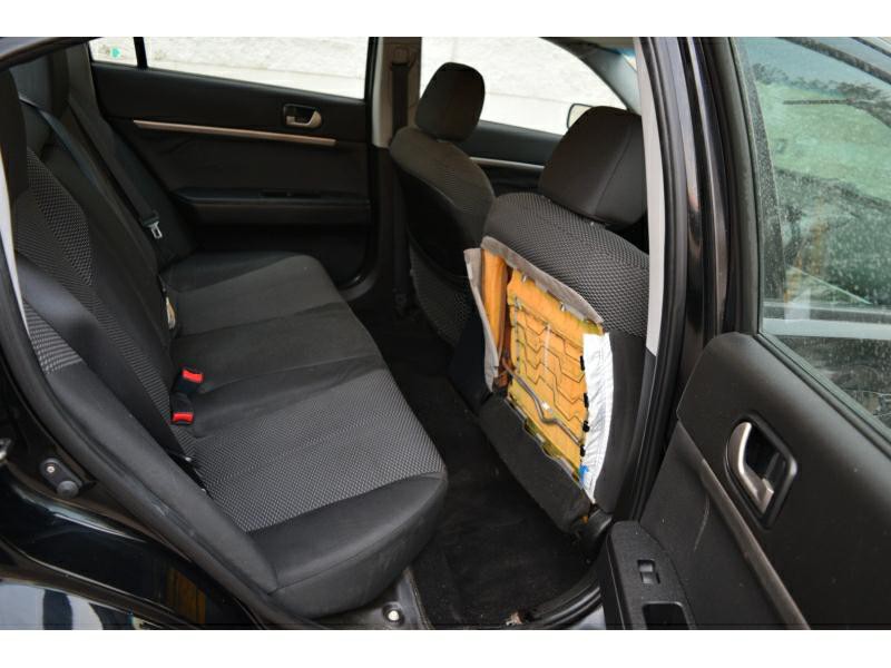 2012 Mitsubishi Galant Image 9