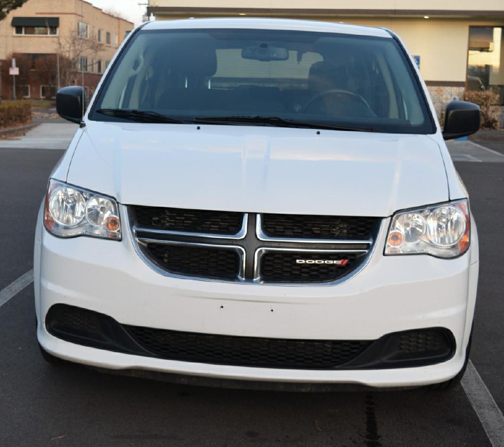 2017 Dodge Grand Caravan Image 2