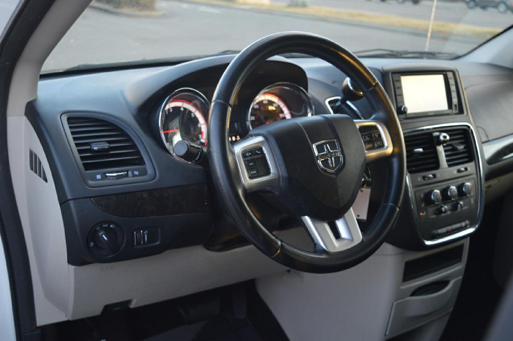 2017 Dodge Grand Caravan Image 4