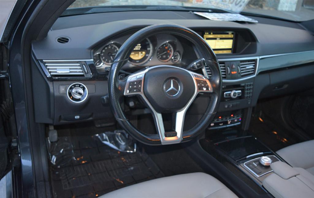 2012 Mercedes-Benz E-Class Image 3