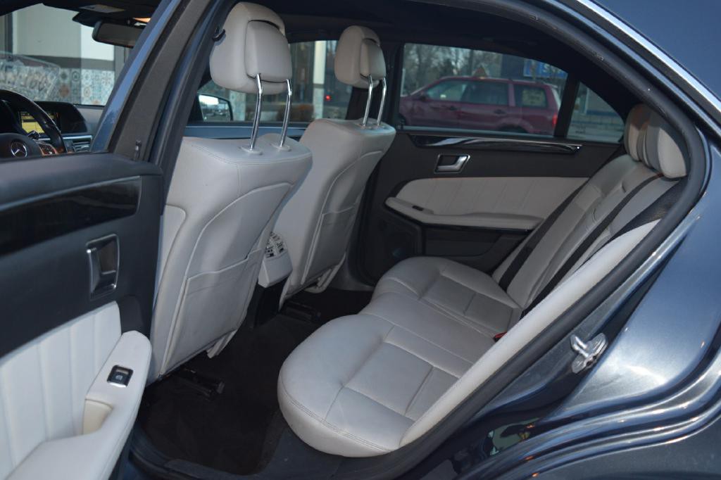 2012 Mercedes-Benz E-Class Image 8