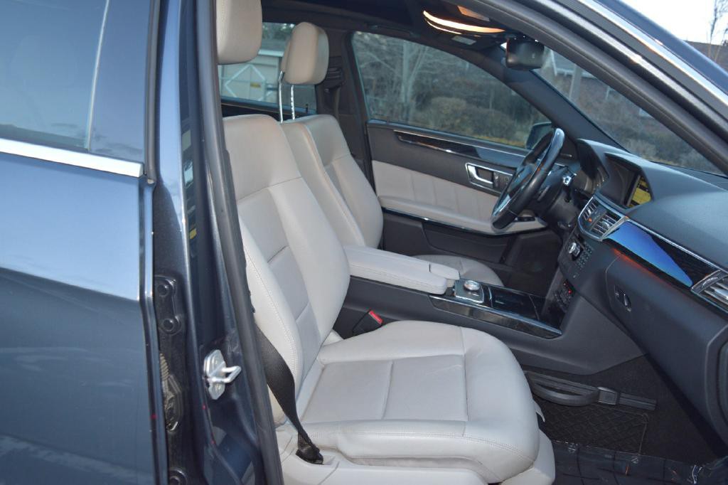 2012 Mercedes-Benz E-Class Image 10
