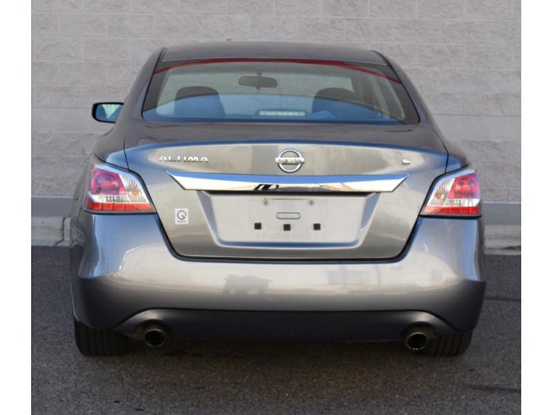 2015 Nissan Altima Image 9