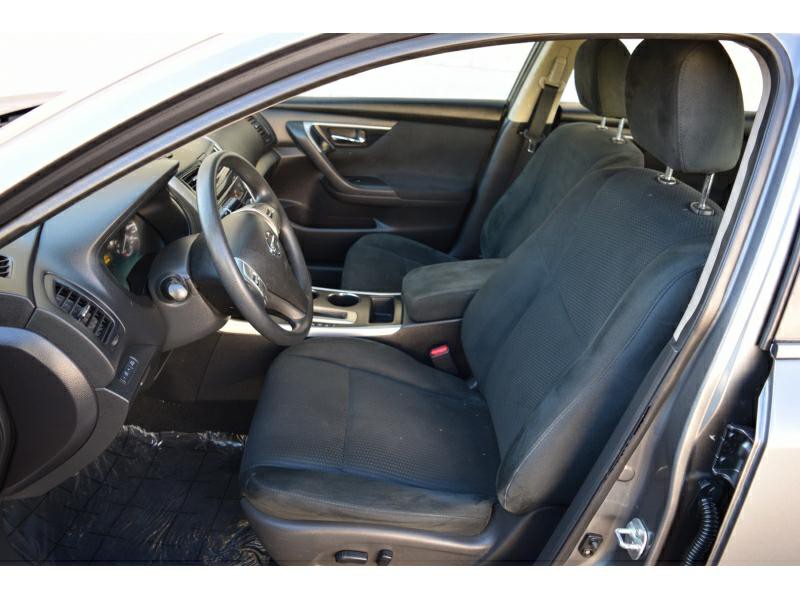 2015 Nissan Altima Image 10