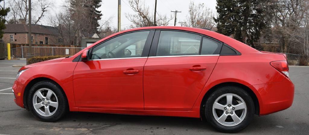 2016 Chevrolet Cruze Image 2