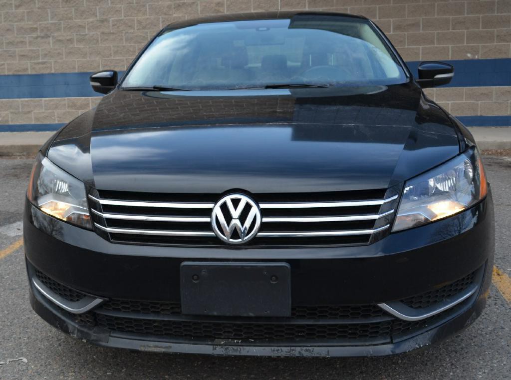 2014 Volkswagen Passat Image 1