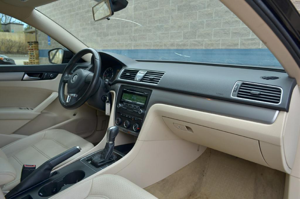 2014 Volkswagen Passat Image 3