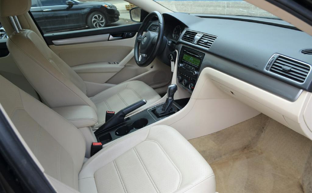 2014 Volkswagen Passat Image 4