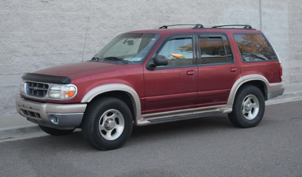 2000 Ford Explorer Image 3