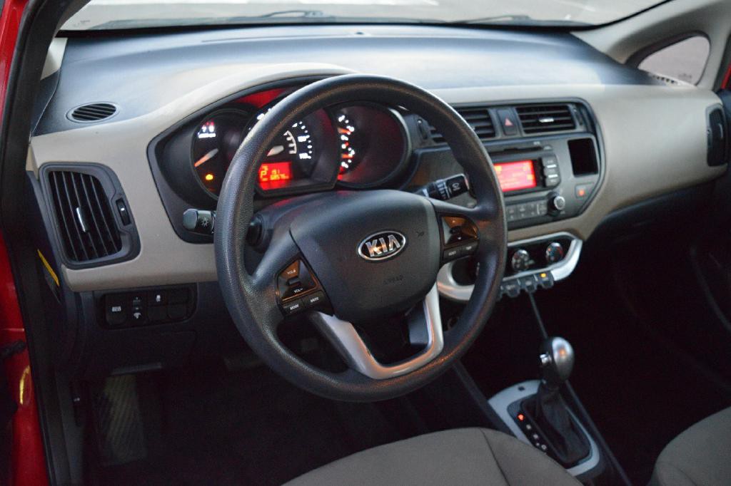 2015 Kia Rio Image 3