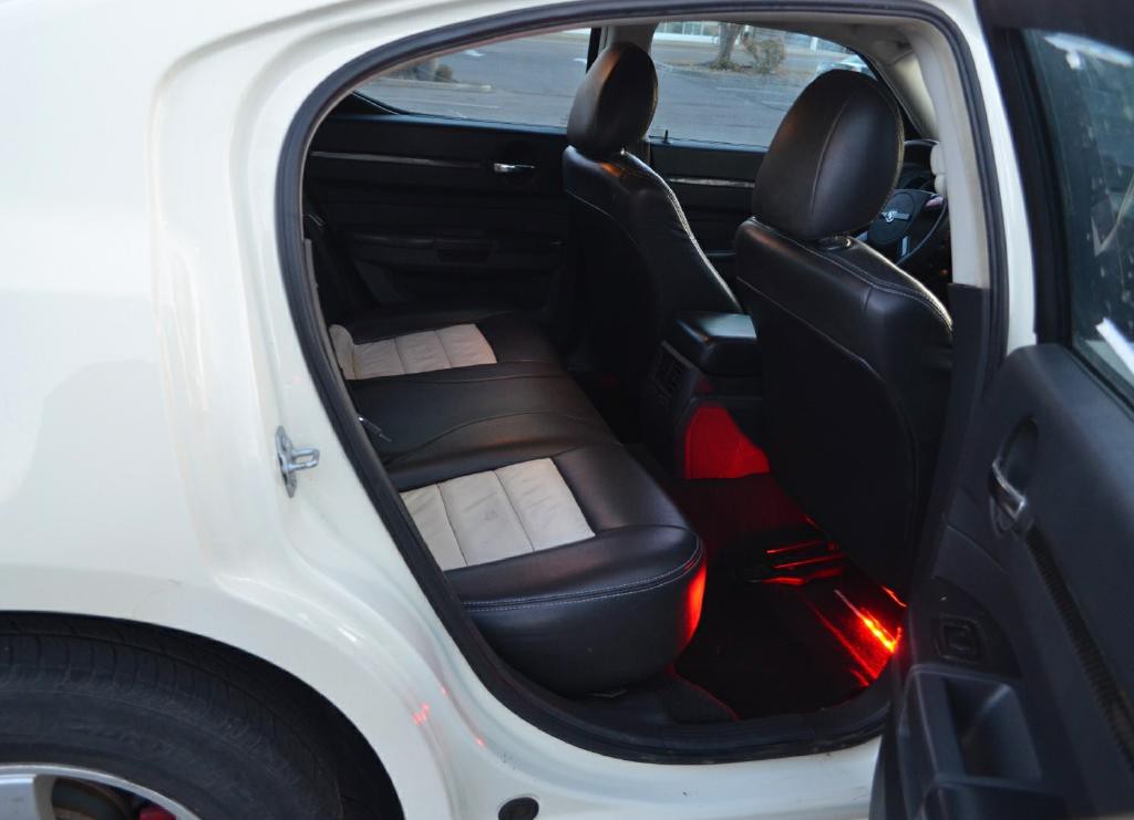 2008 Dodge Charger Image 7