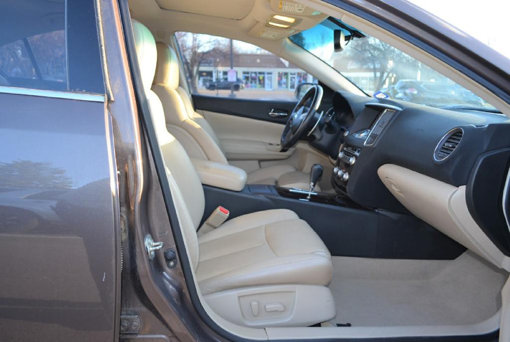 2012 Nissan Maxima Image 7