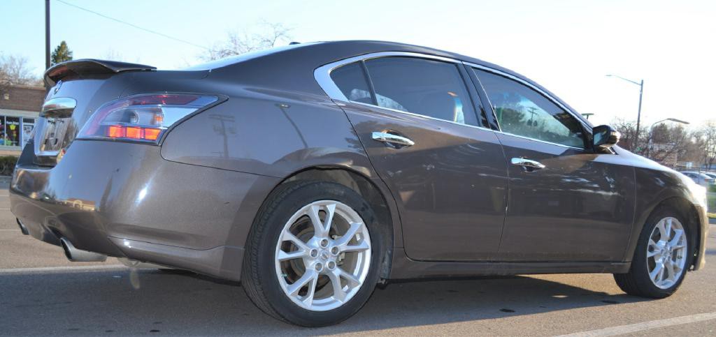 2012 Nissan Maxima Image 10
