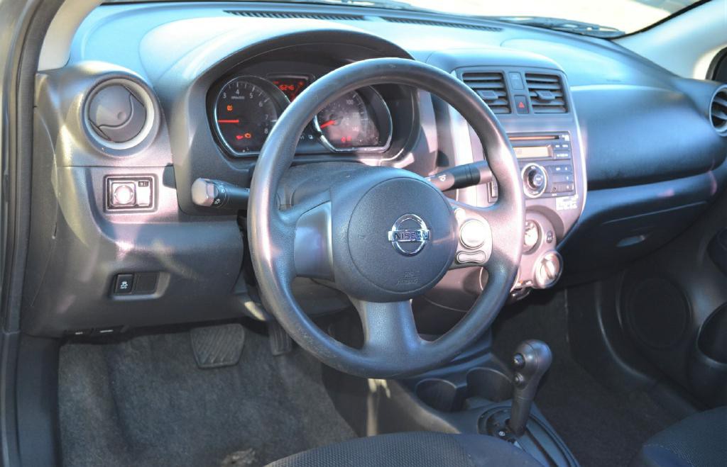 2012 Nissan Versa Image 3