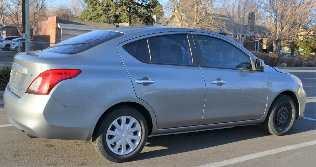 2012 Nissan Versa Image 6