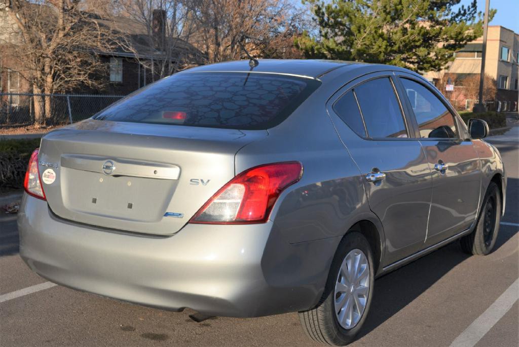 2012 Nissan Versa Image 7