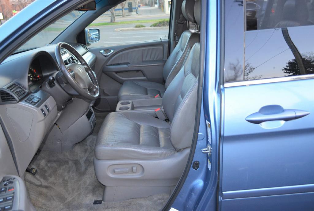 2010 Honda Odyssey Image 4