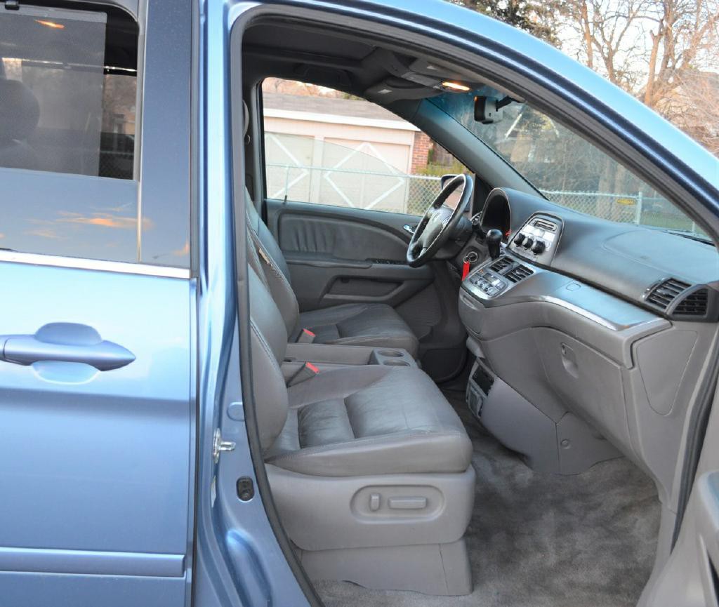 2010 Honda Odyssey Image 5