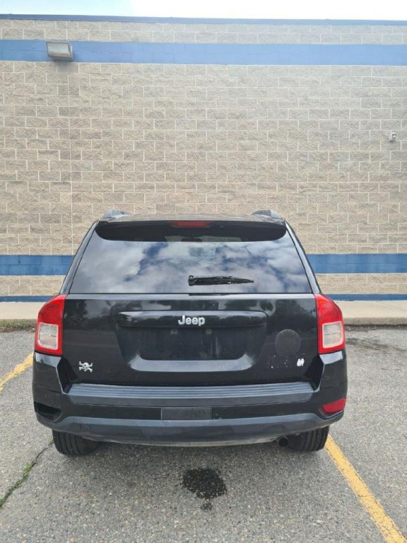 2012 Jeep Compass Image 10