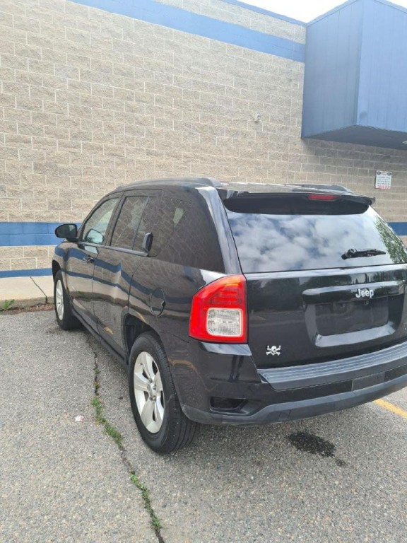 2012 Jeep Compass Image 11