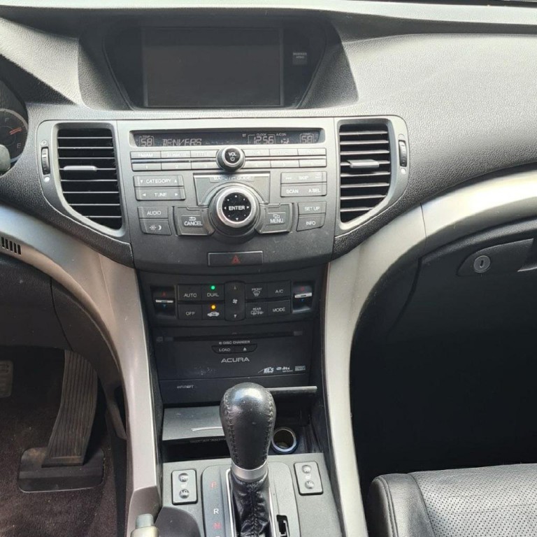2010 Acura TSX Image 4