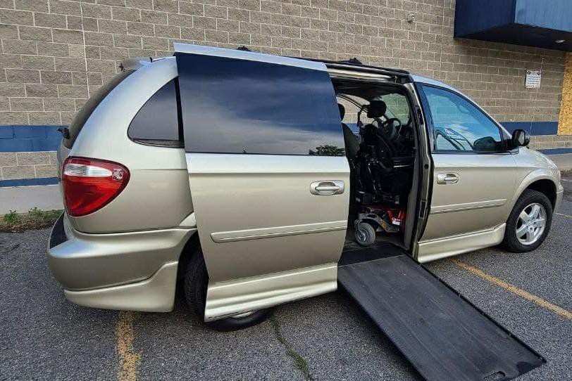 2006 Dodge Grand Caravan Image 3