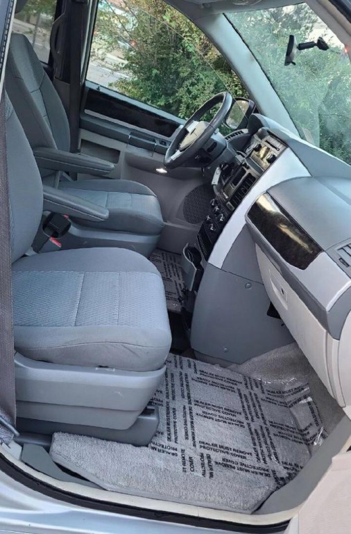 2010 Dodge Grand Caravan Image 11