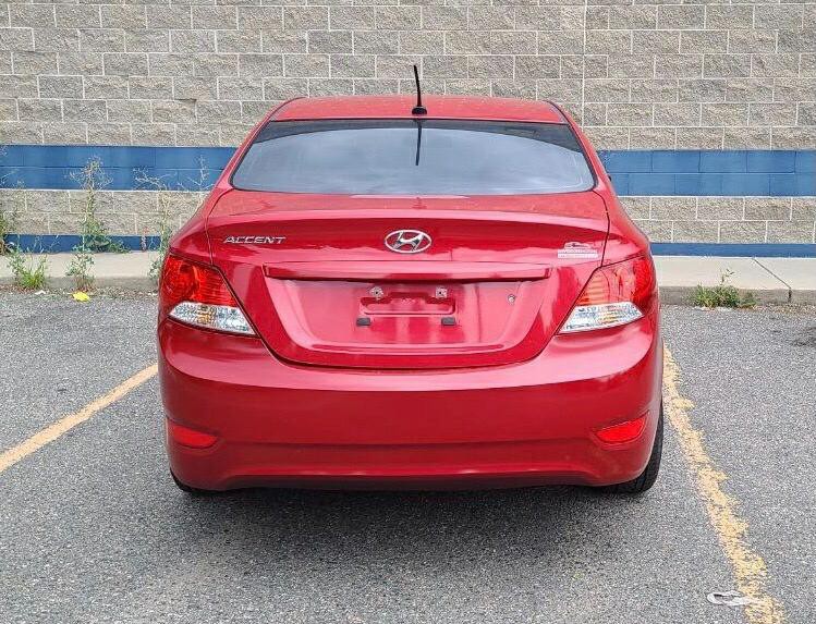 2013 Hyundai Accent Image 4