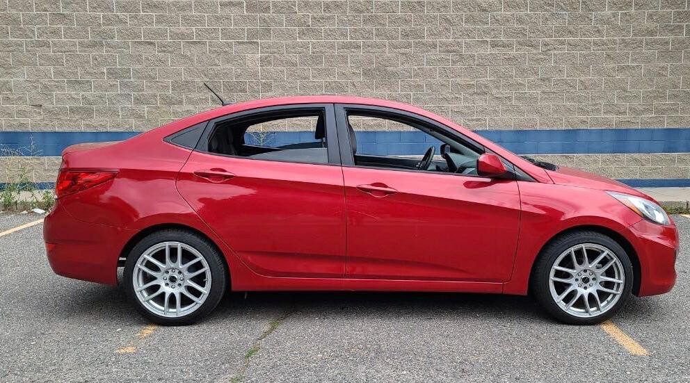 2013 Hyundai Accent Image 5