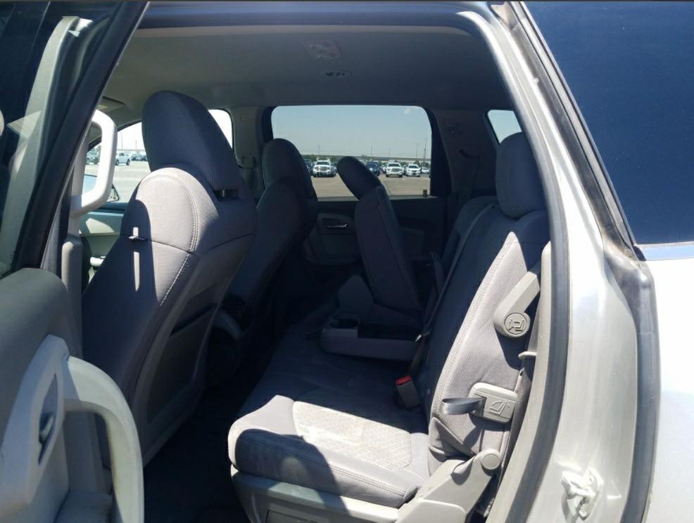 2010 Chevrolet Traverse Image 7