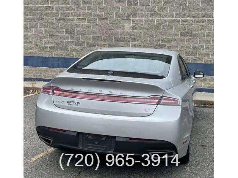 2013 Lincoln MKZ Image 2