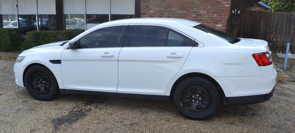 2015 Ford Taurus Image 2