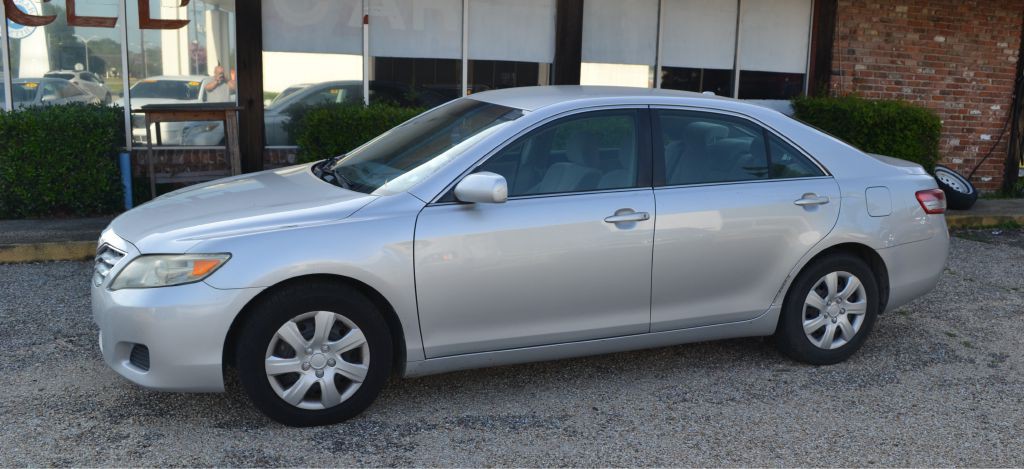 2011 Toyota Camry Image 3