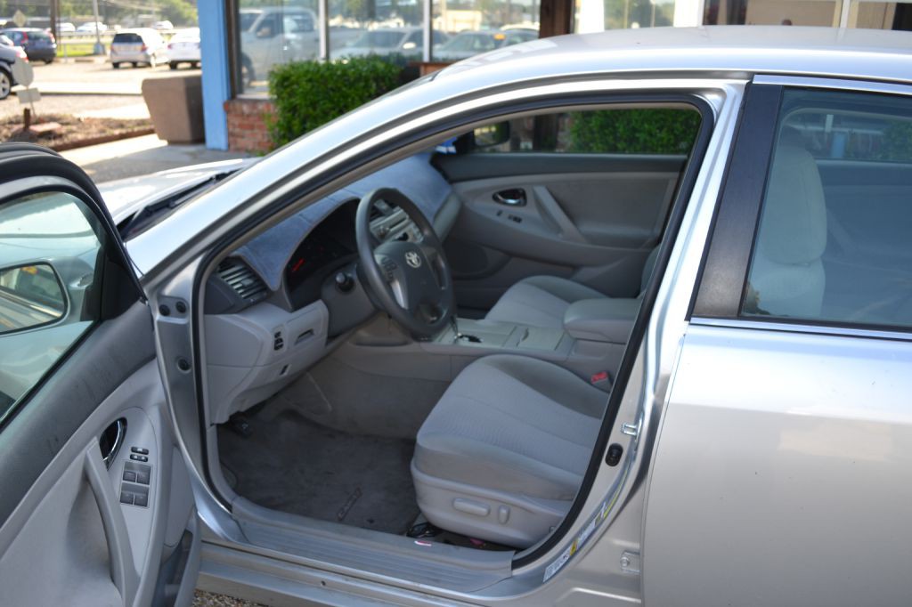 2011 Toyota Camry Image 5