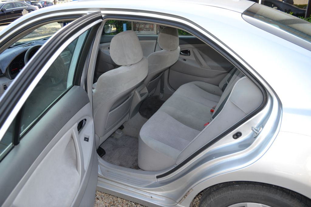 2011 Toyota Camry Image 6