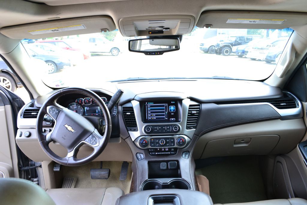 2018 Chevrolet Suburban Image 8