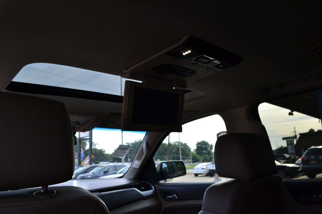 2018 Chevrolet Suburban Image 9