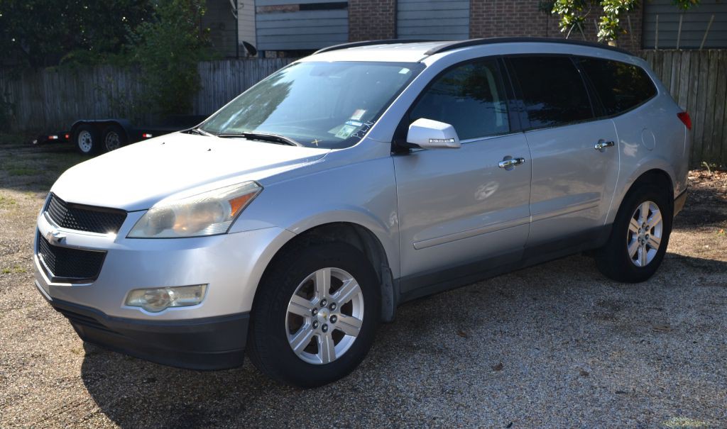 2012 Chevrolet Traverse Image 2