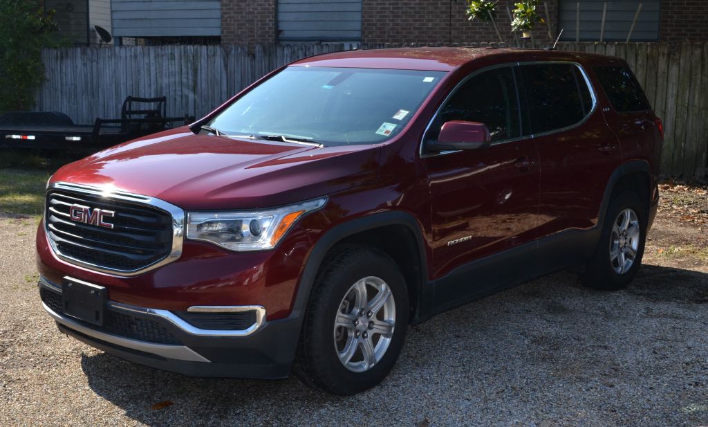 2017 GMC Acadia Image 2
