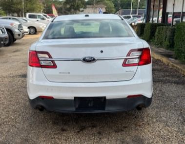 2015 Ford Taurus Image 7