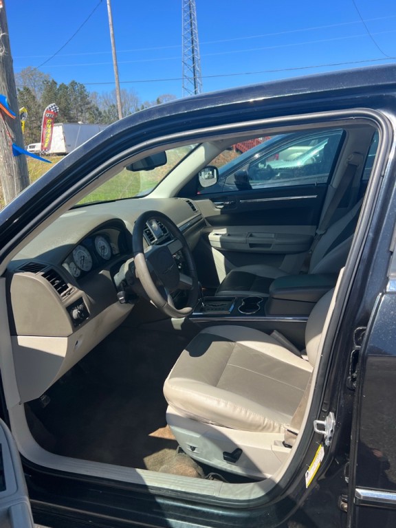 2008 Chrysler 300 Image 3