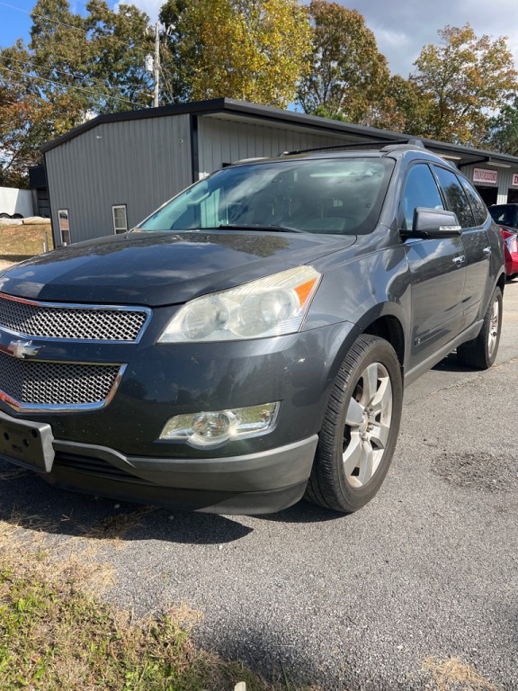 2010 Chevrolet Traverse Image 3