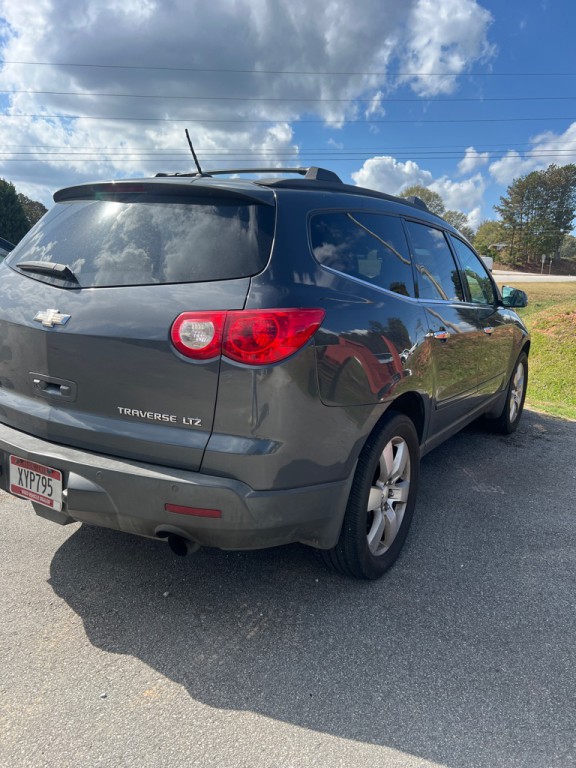 2010 Chevrolet Traverse Image 6