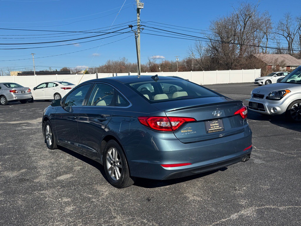 2017 Hyundai Sonata Image 2