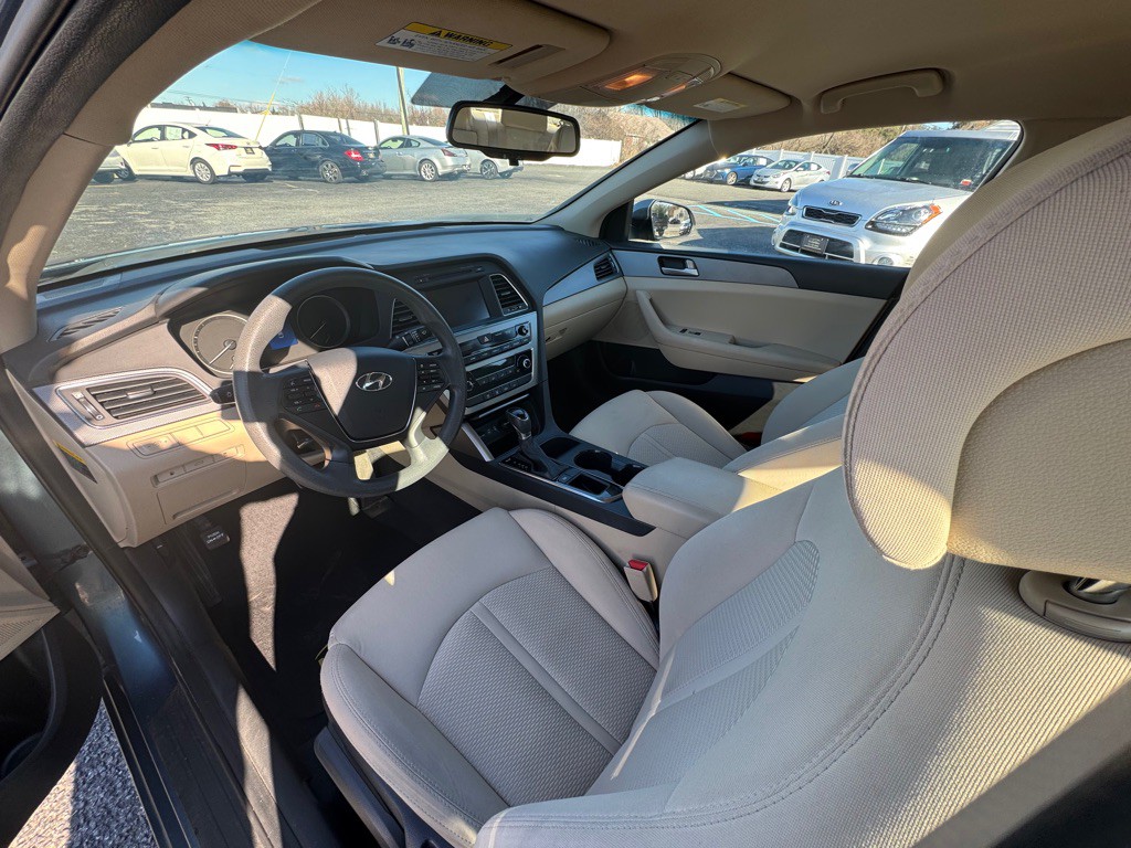 2017 Hyundai Sonata Image 5