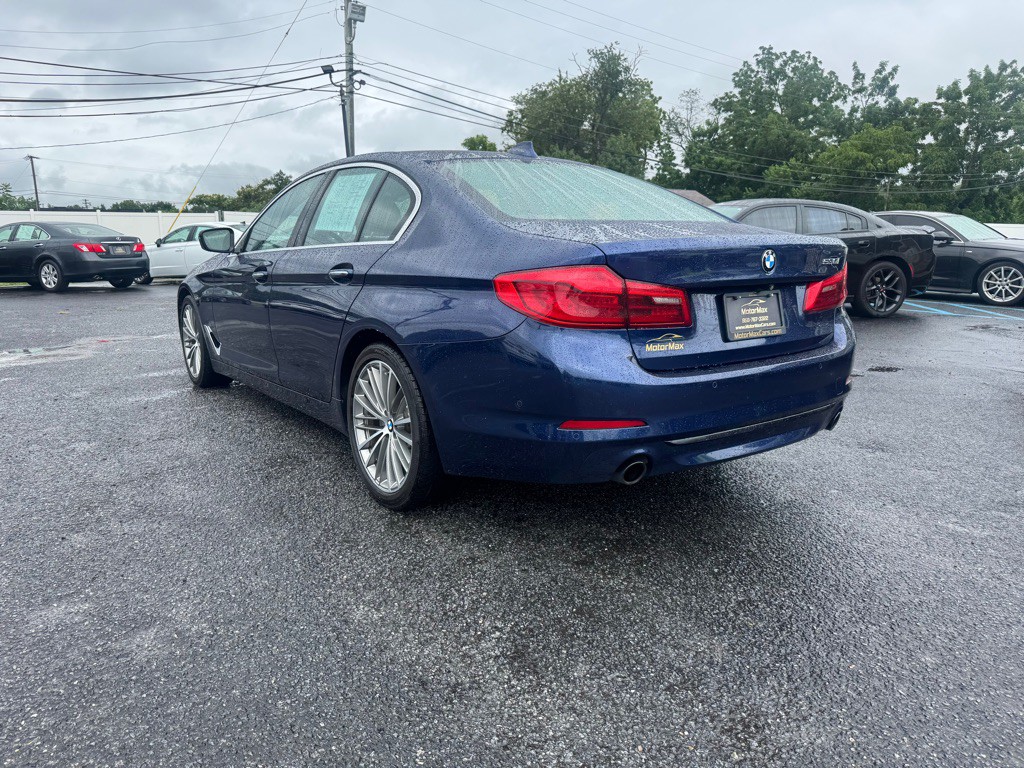 2017 BMW 5 Series Image 2