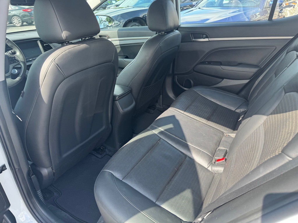 2017 Hyundai Elantra Image 6