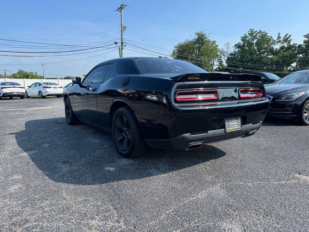 2019 Dodge Challenger Image 2